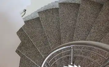 Comment les garde-corps Inox redéfinissent-ils la protection de votre escalier ou terrasse ?